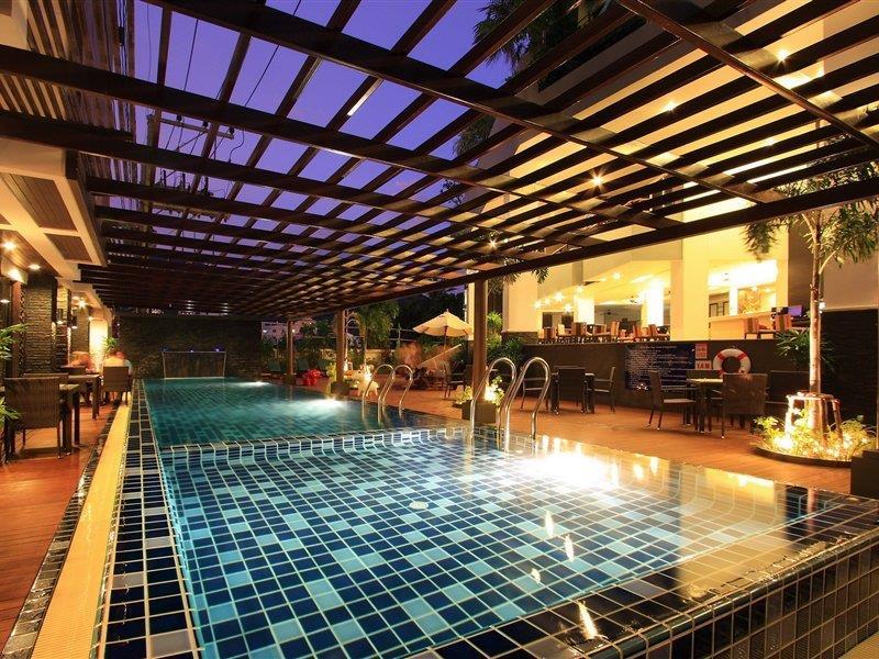 Baramee Hip Hotel Phuket Extérieur photo