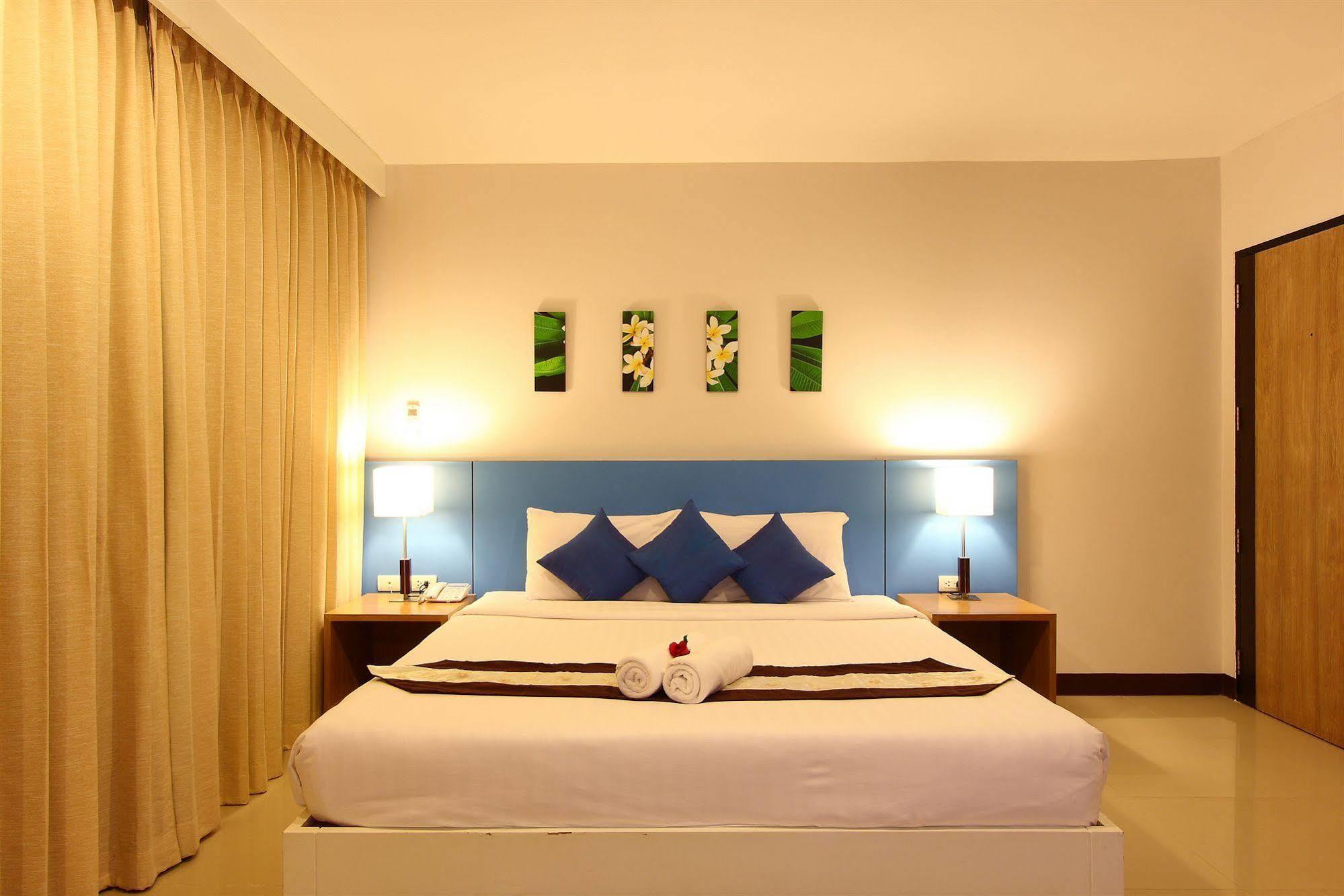 Baramee Hip Hotel Phuket Extérieur photo