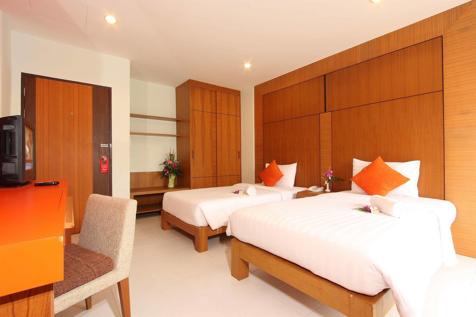 Baramee Hip Hotel Phuket Extérieur photo