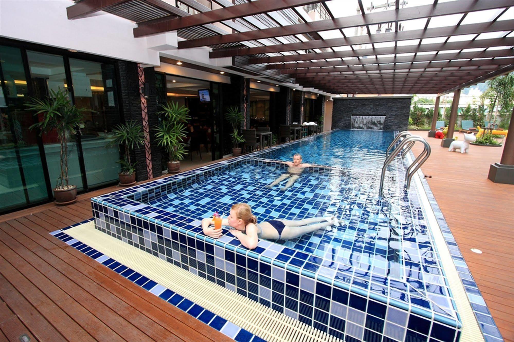 Baramee Hip Hotel Phuket Extérieur photo